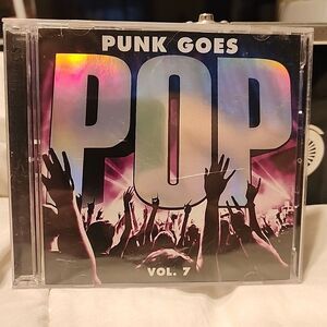 Punk Goes Pop, Vol. 7 (2 CD Set) (CD, 2017) w/ Fearless Sampler CD